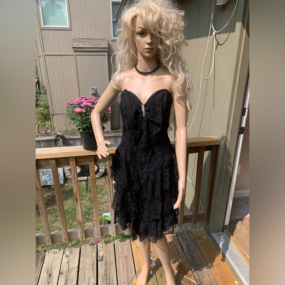 Vintage 1980’s/1990’s Size 13/14 Black Lace Material Girl Party Prom Dress